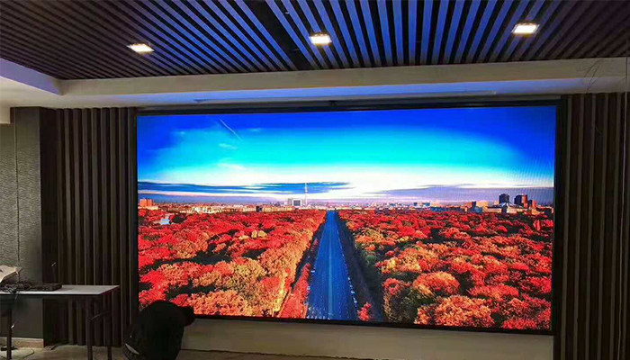 廣西桂林室內(nèi)P2小間距顯示屏刷新3840國星封裝。